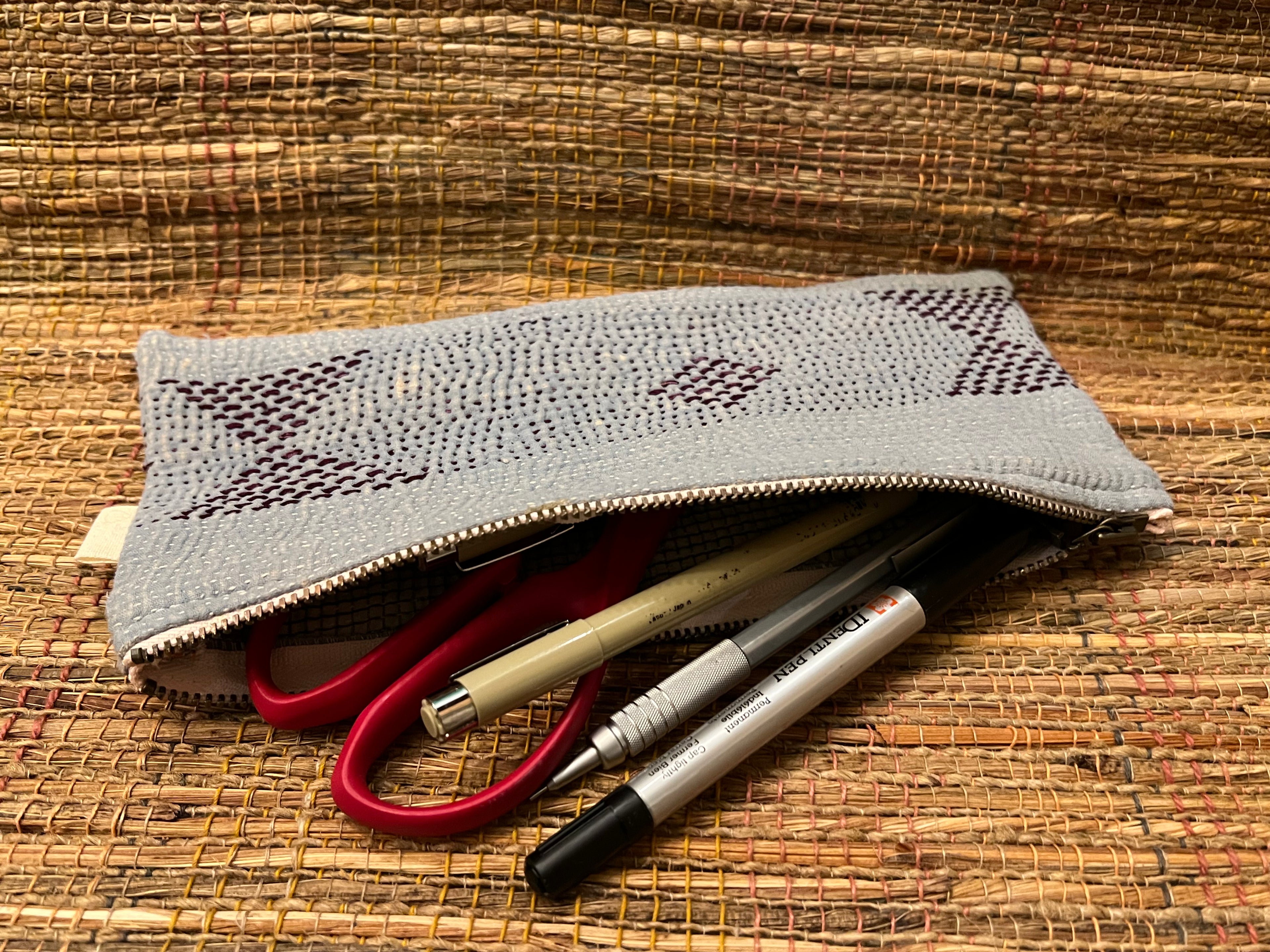 Otto Finn Flat Zip Pouch